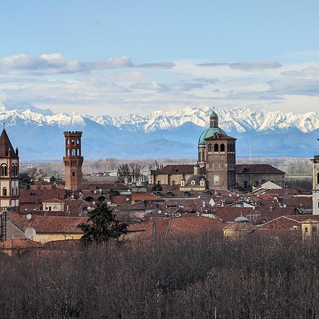 Apartamento La Terrazza Del Re Vercelli Exterior foto