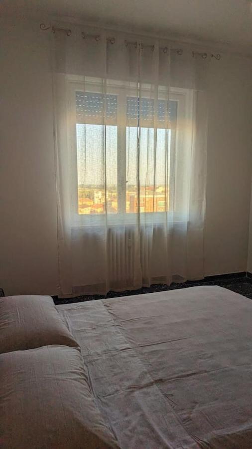 Apartamento La Terrazza Del Re Vercelli Exterior foto