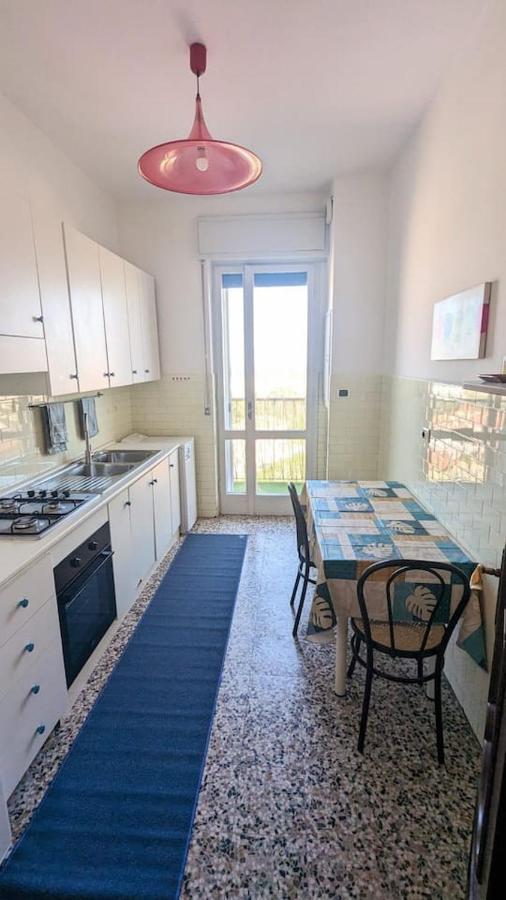 Apartamento La Terrazza Del Re Vercelli Exterior foto