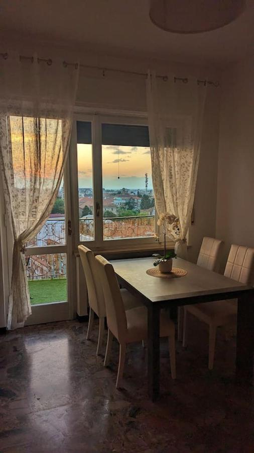 Apartamento La Terrazza Del Re Vercelli Exterior foto