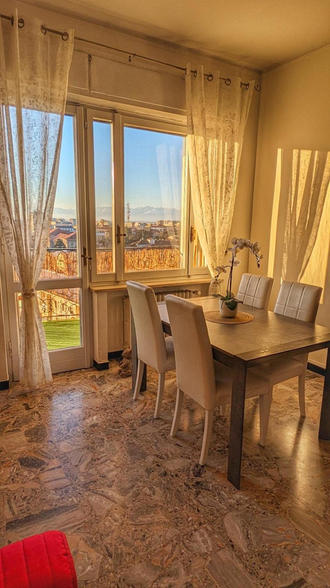 Apartamento La Terrazza Del Re Vercelli Exterior foto